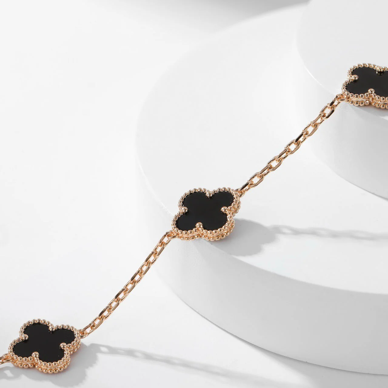 [Van Cleef & Arpels] 10 MOTIFS ONYX NECKLACE