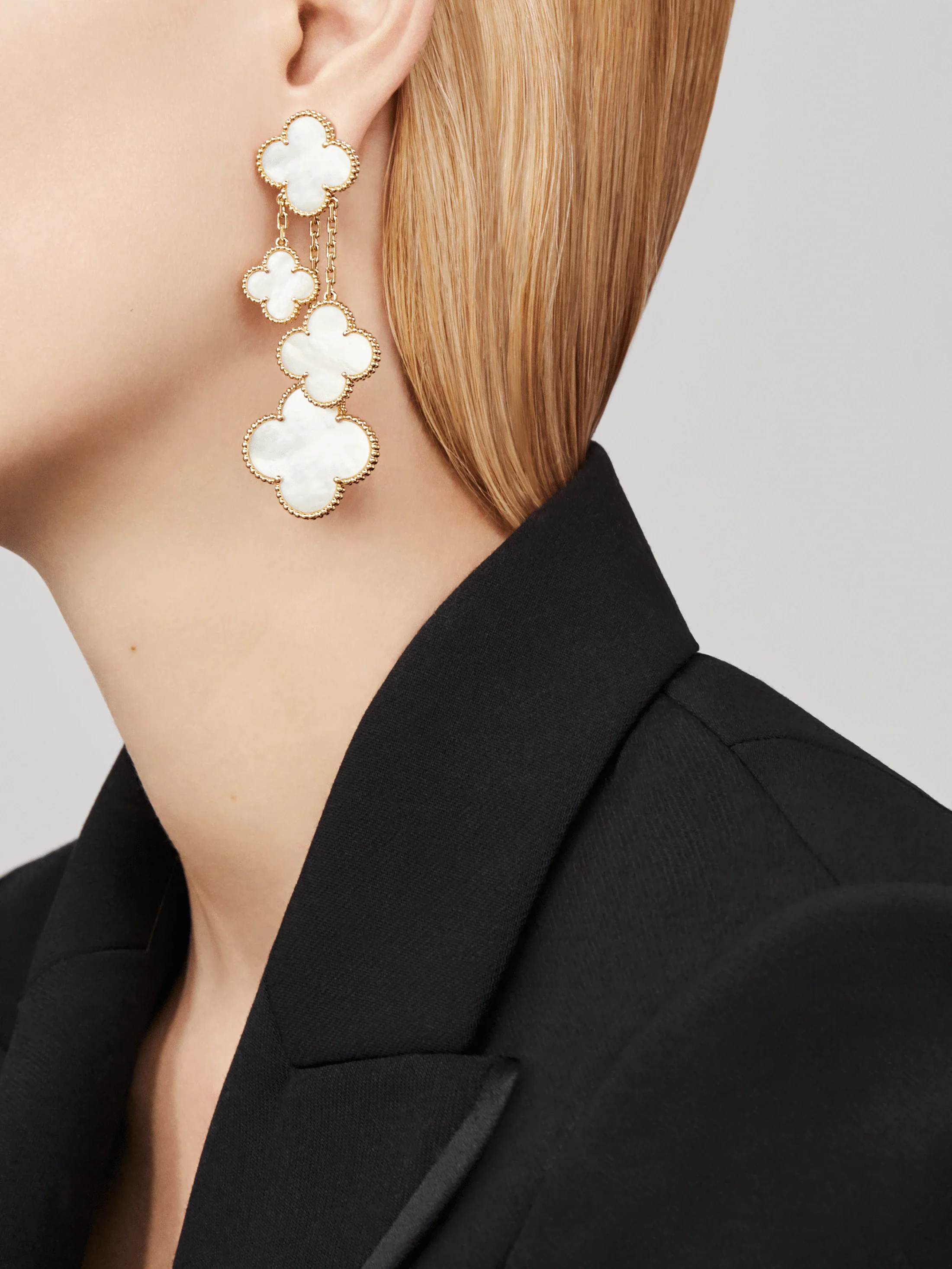 [Van Cleef & Arpels] EARRINGS WHITE MOP 4 MOTIFS GOLD