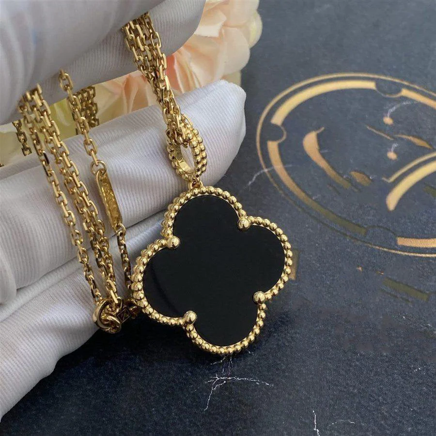[Van Cleef & Arpels] 25MM GOLD ONYX BIG CLOVER NECKLACE