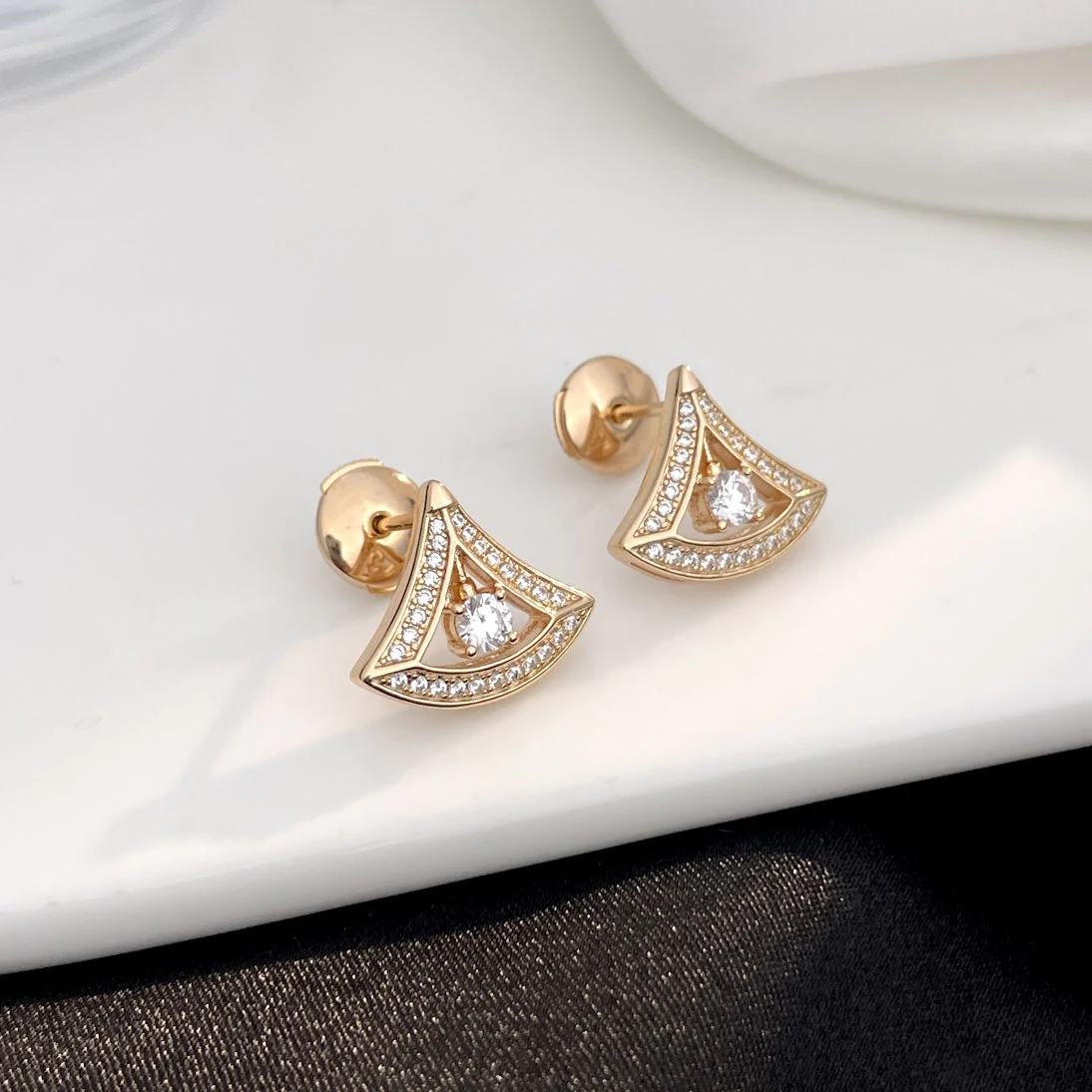 [Bulgari]DREAM MINI DIAMOND STUD EARRINGS
