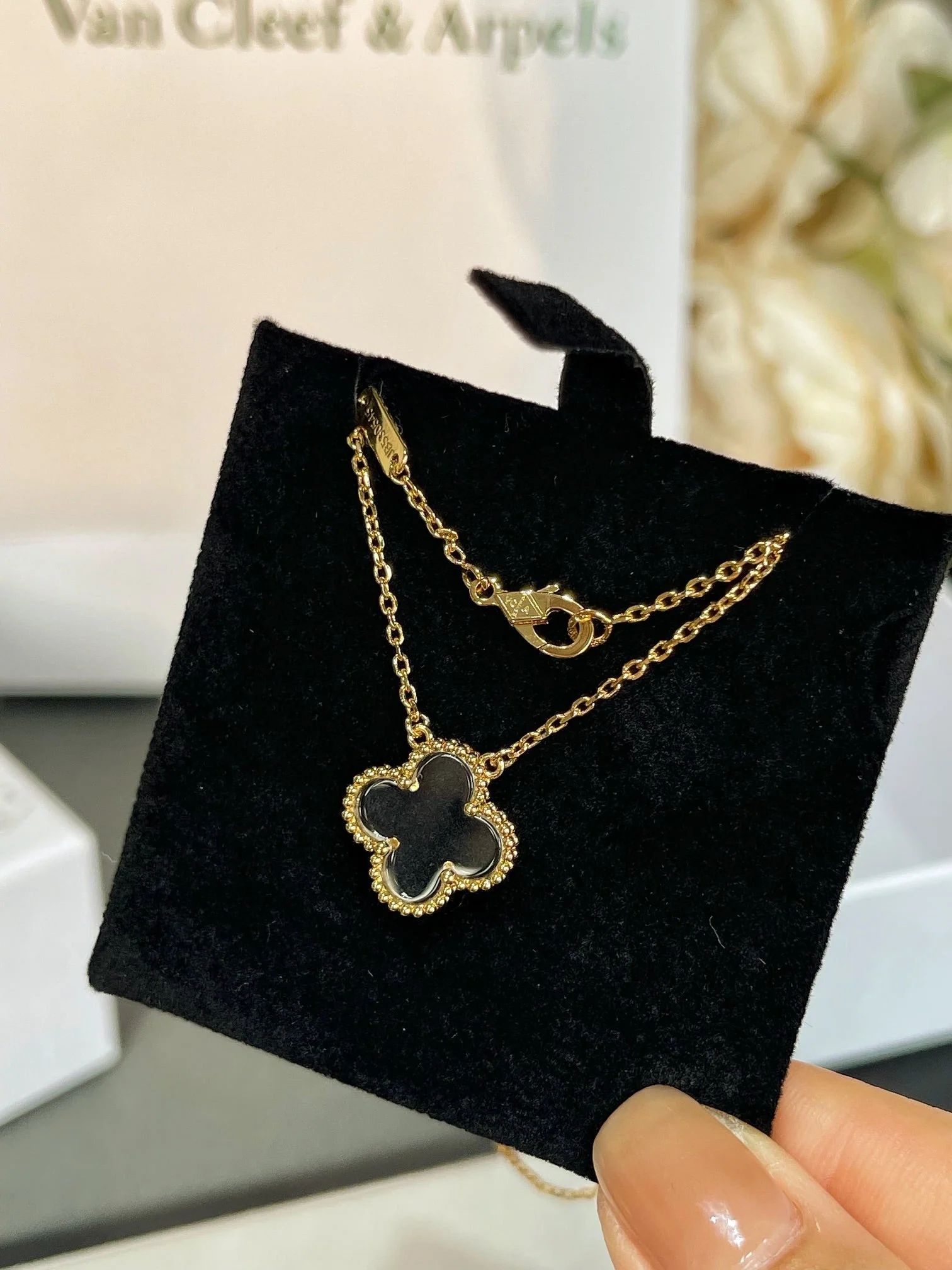 [Van Cleef & Arpels] ROCK CRYSTAL ROSE GOLD NECKLACE