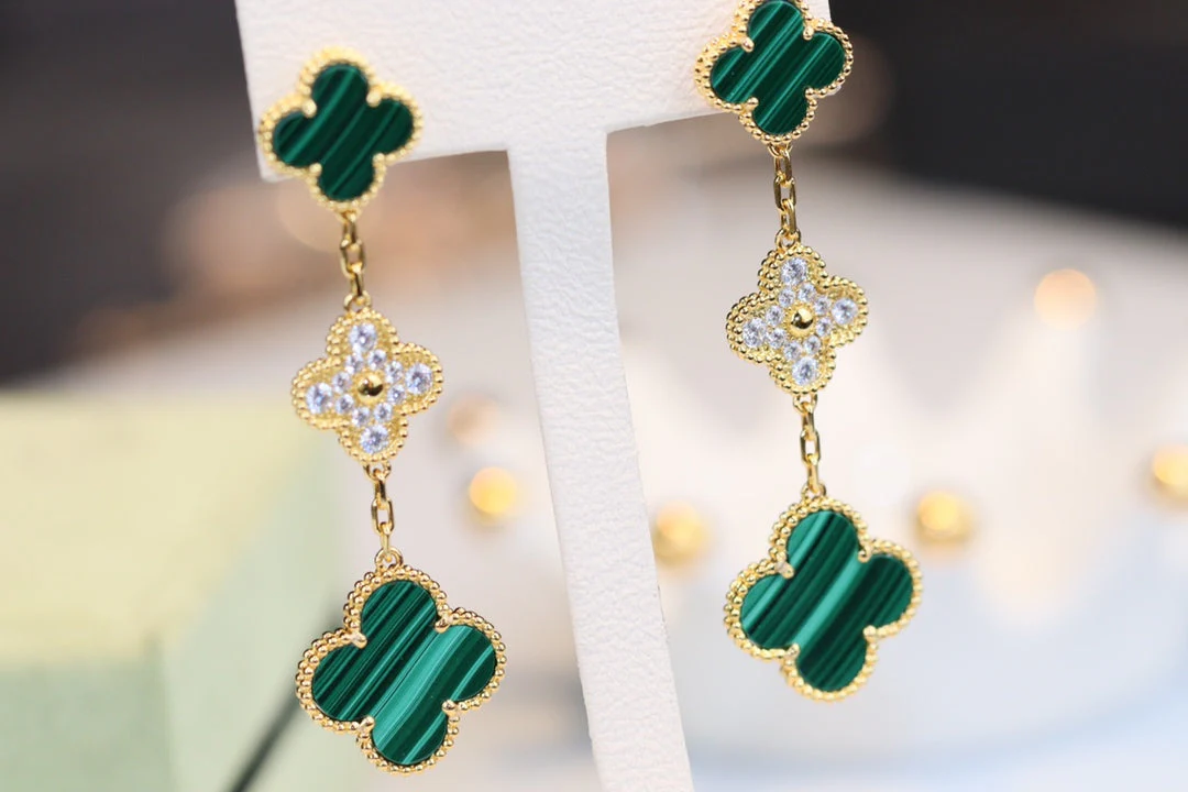 [Van Cleef & Arpels] EARRINGS GOLD MALACHITE DIAMOND 3 MOTIF