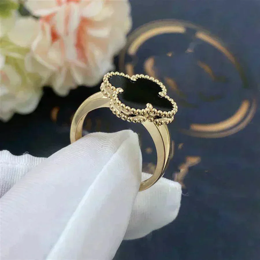 [Van Cleef & Arpels] ONYX RING