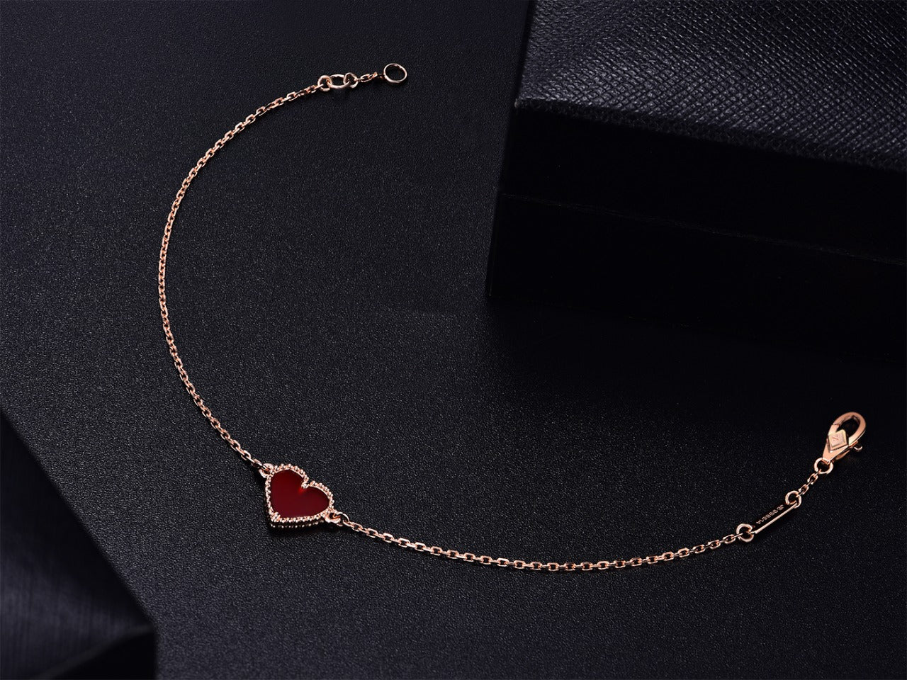 [Van Cleef & Arpels]HEART CARNELIAN PINK GOLD BRACELET