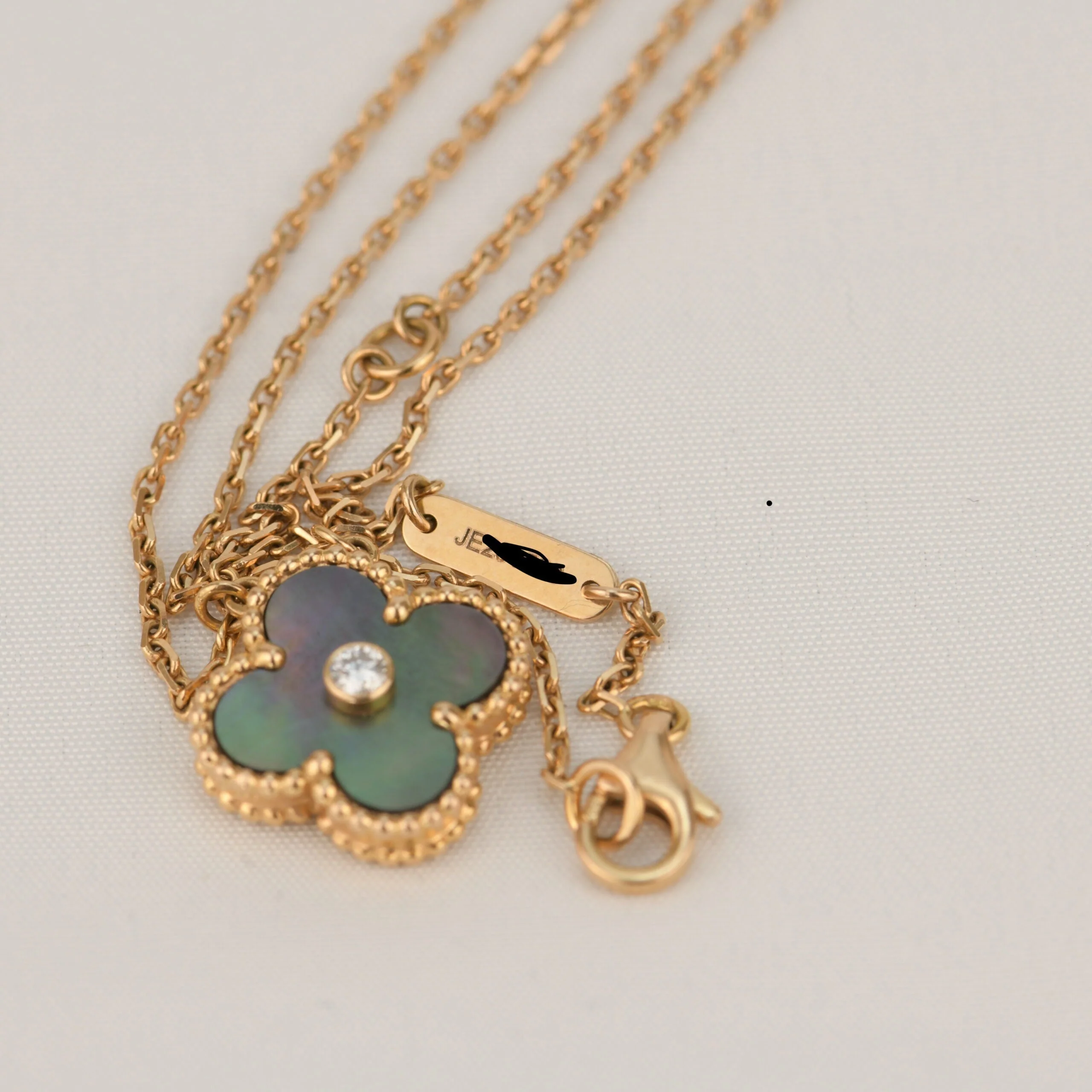 [Van Cleef & Arpels] 15MM DIAMOND AND MOTHER-OF-GREY NECKLACE