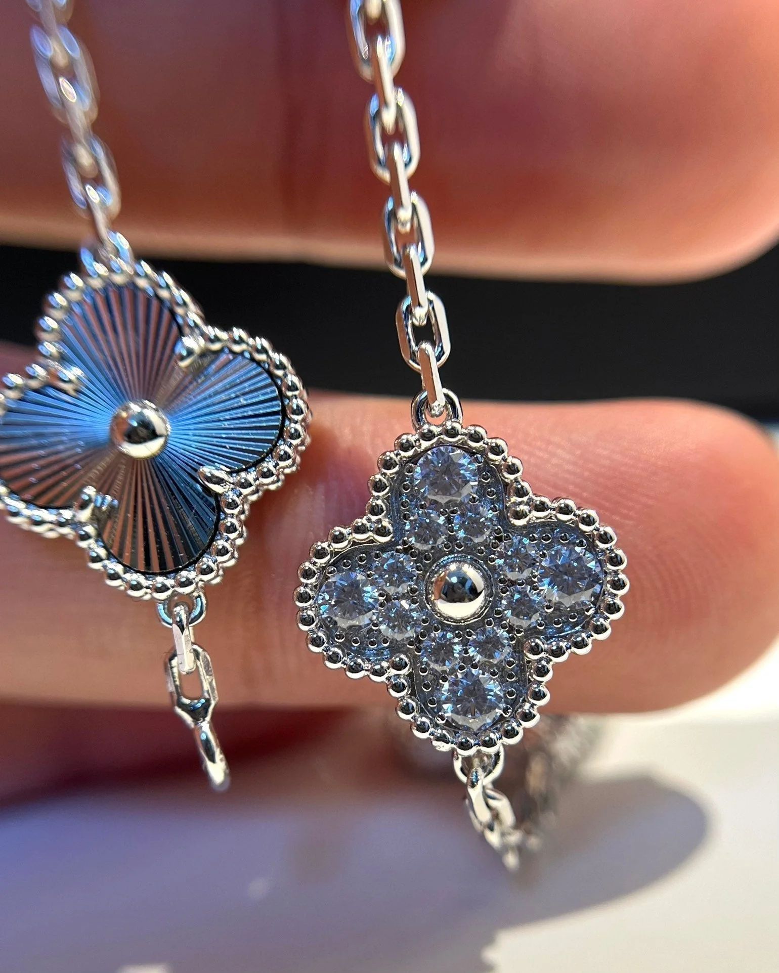 [Van Cleef & Arpels] 5 MOTIF SILVER DIAMOND BRACELET