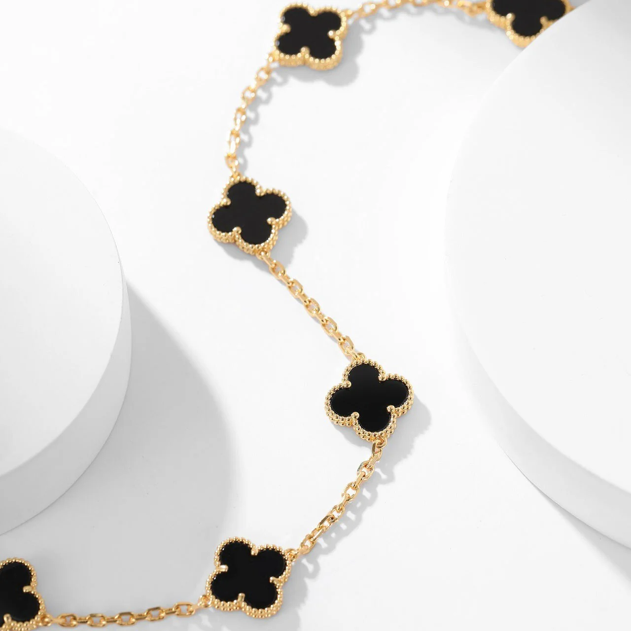 [Van Cleef & Arpels] 10 MOTIFS ONYX NECKLACE