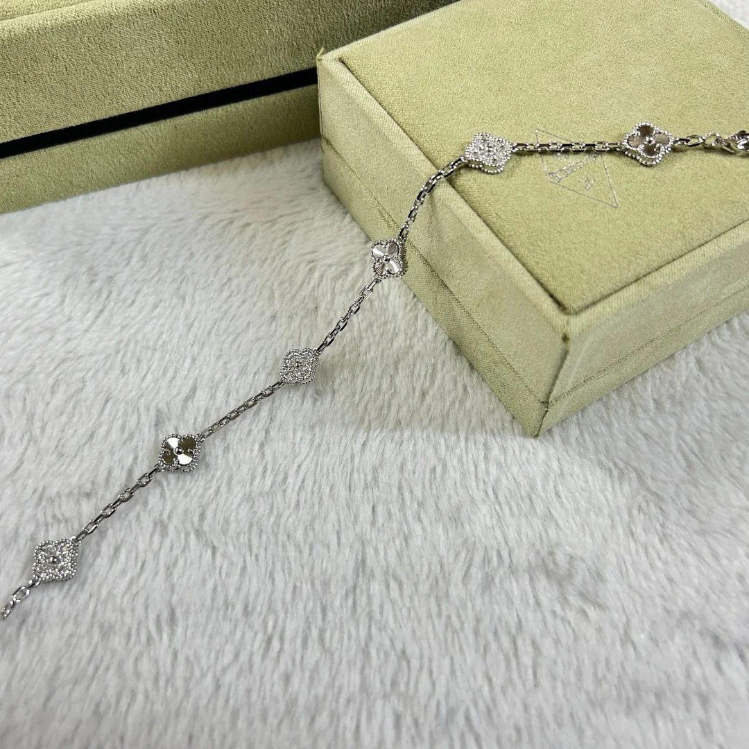 [Van Cleef & Arpels] 6 MOTIF DIAMOND LASER BRACELET