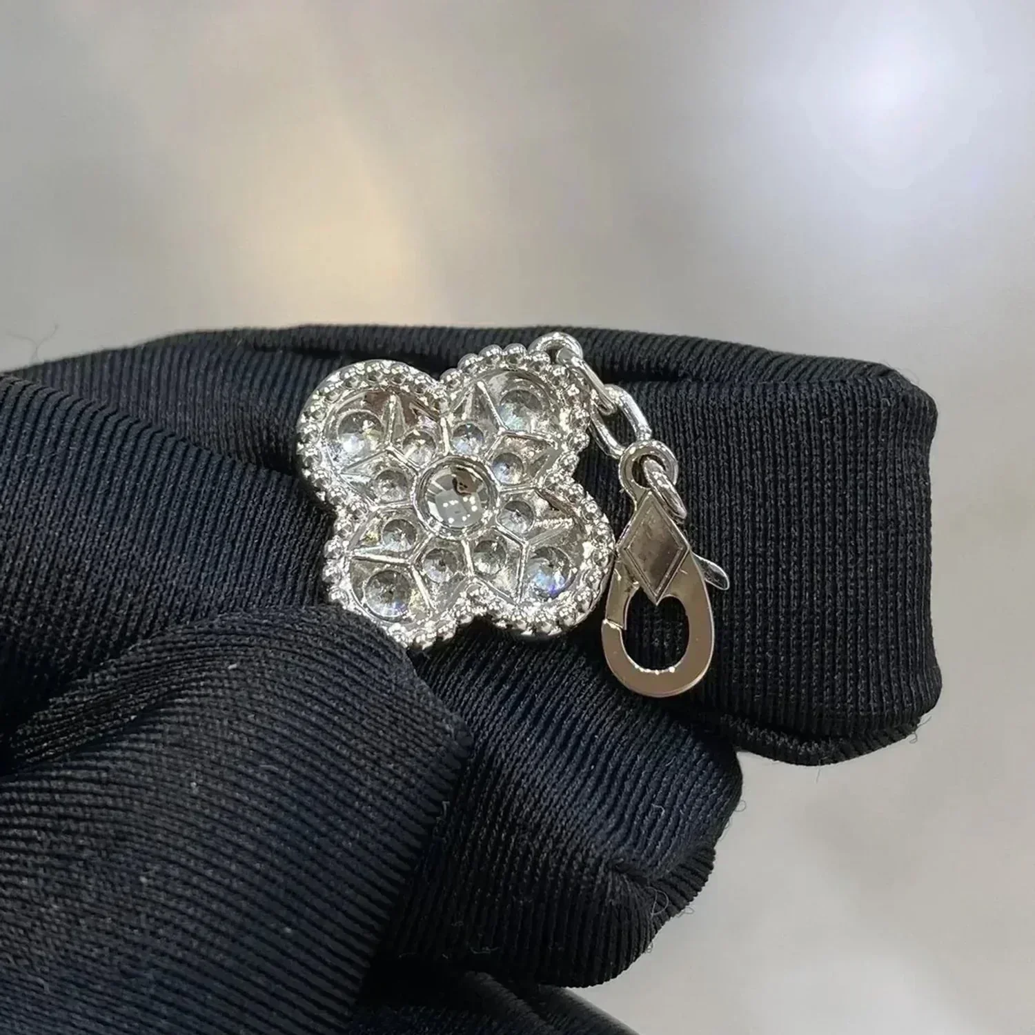 [Van Cleef & Arpels] 5 MOTIFS  DIAMOND BRACELET SILVER