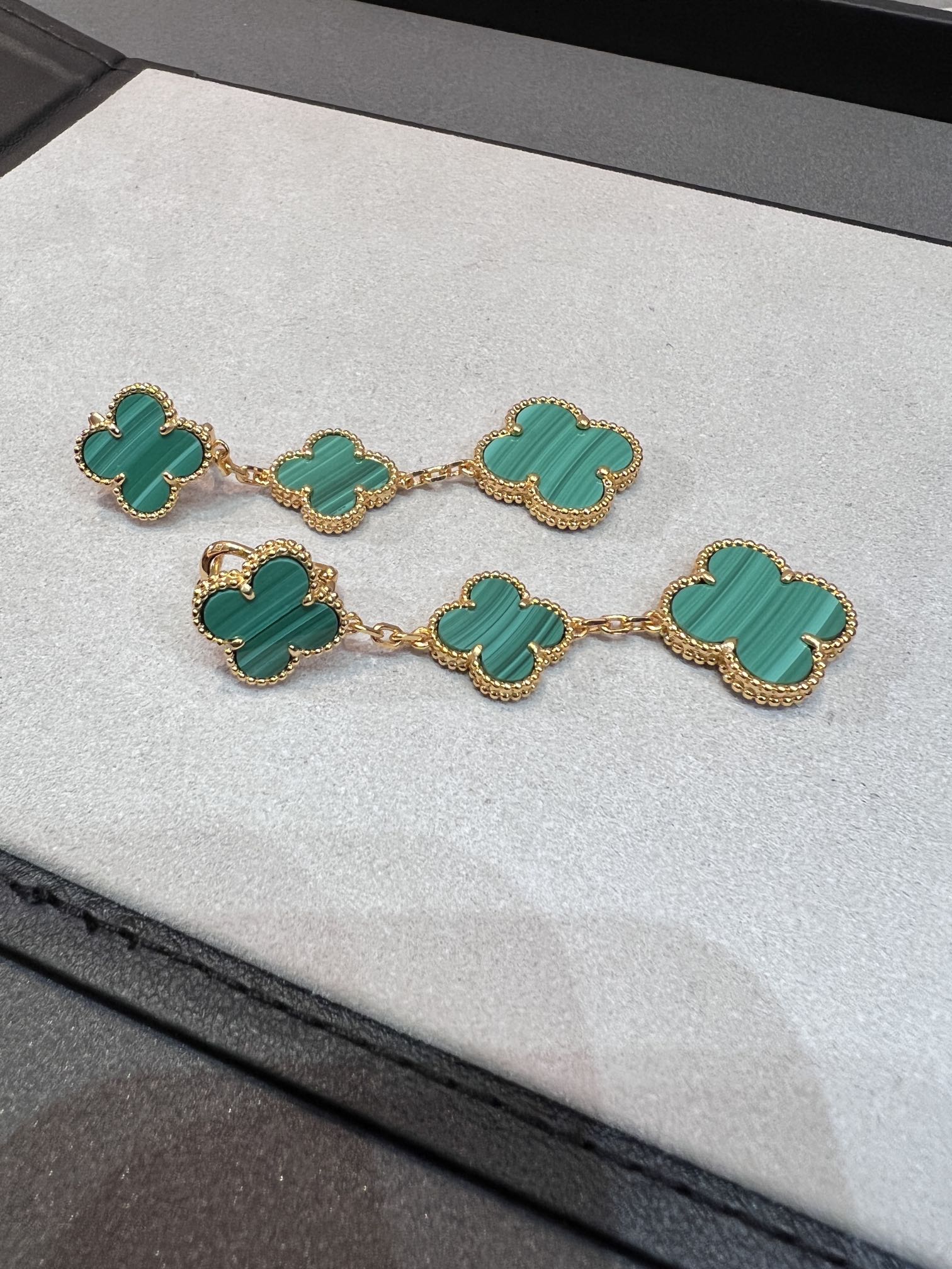 [Van Cleef & Arpels] MALACHITE 3 MOTIFS GOLD