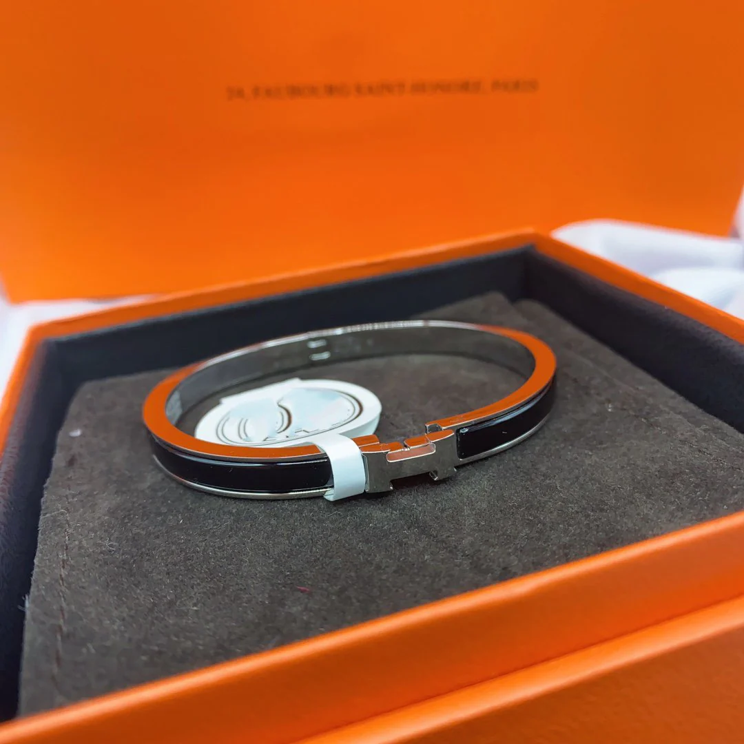 [Hermes]CLASSIC HM CLIC BLACK 8MM ENAMEL BRACELET