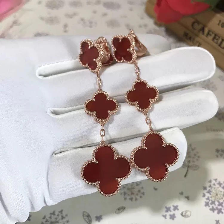 [Van Cleef & Arpels] 3 MOTIF CARNELIAN DROP EARRINGS