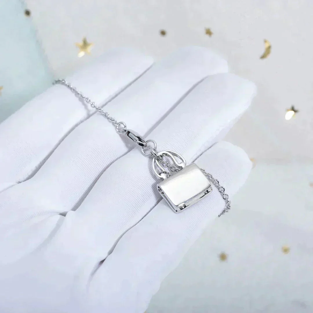 [Hermes]AMULETTE PEDANT SILVER NECKLACE
