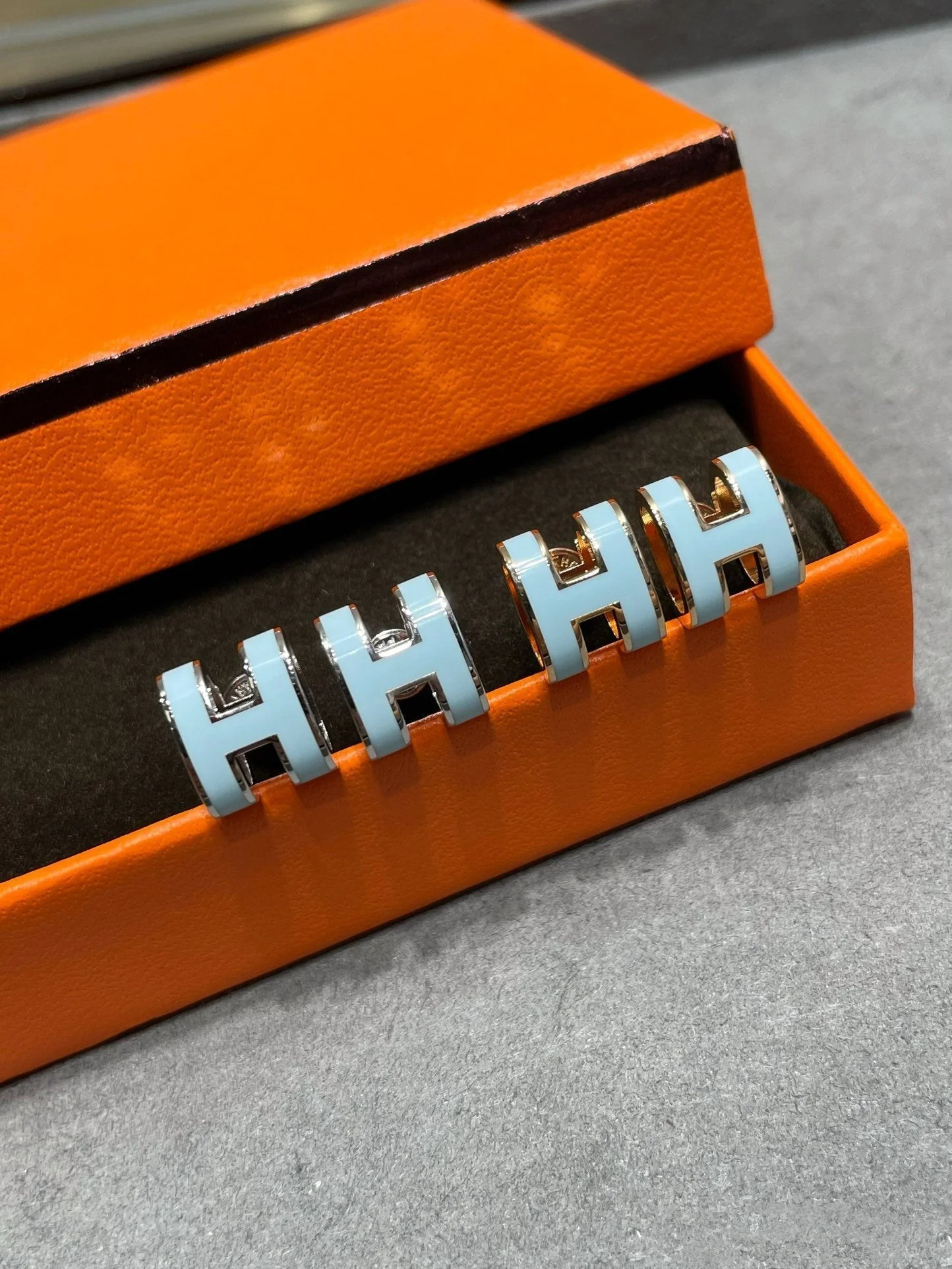 [Hermes]POP H SKY BLUE STUD EARRINGS