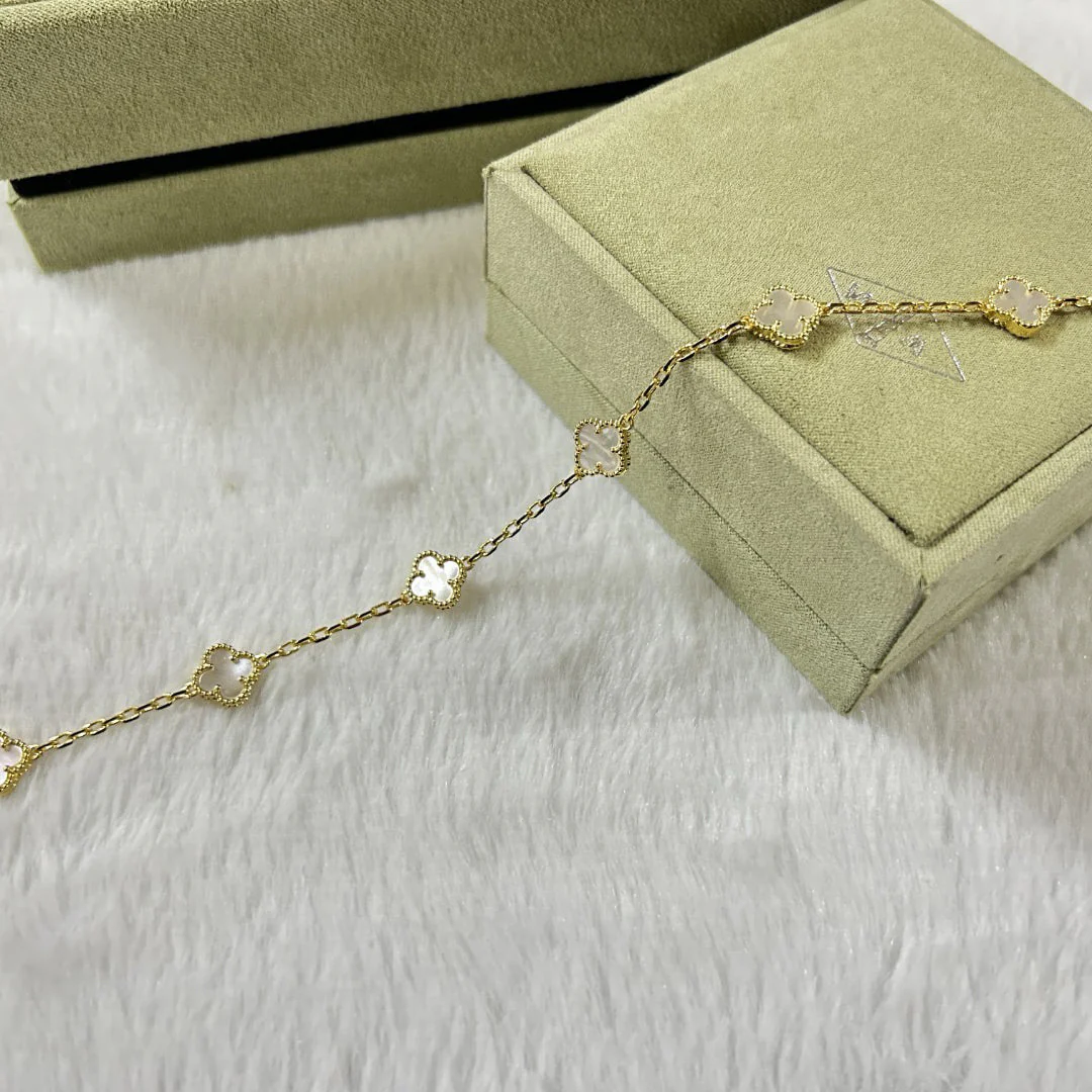 [Van Cleef & Arpels] 6 MOTIF WHITE MOP BRACELET