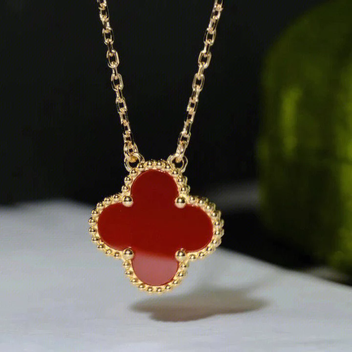 [Van Cleef & Arpels] 15MM CARNELIAN SINGLE FLOWER NECKLACE