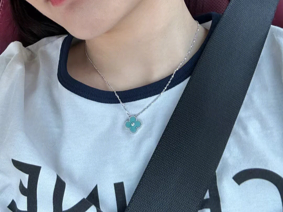 [Van Cleef & Arpels] 1 DIAMOND LIGHT BLUE SILVER NECKLACE