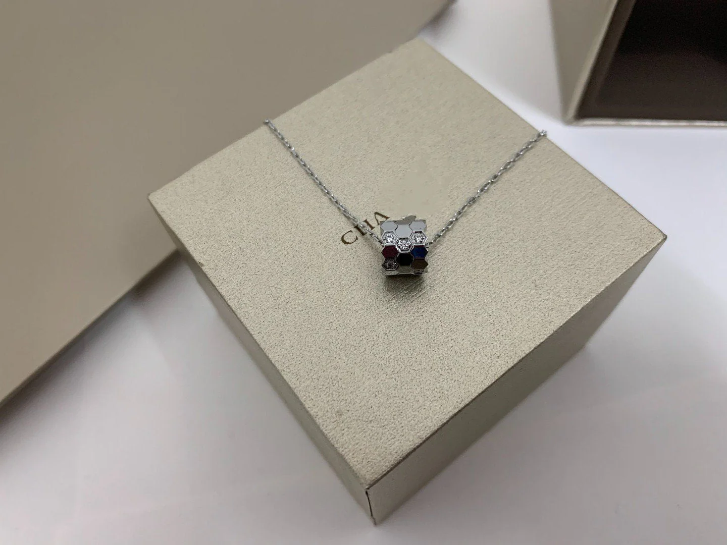 [Chaumet]BEE LOVE DIAMOND NECKLACE