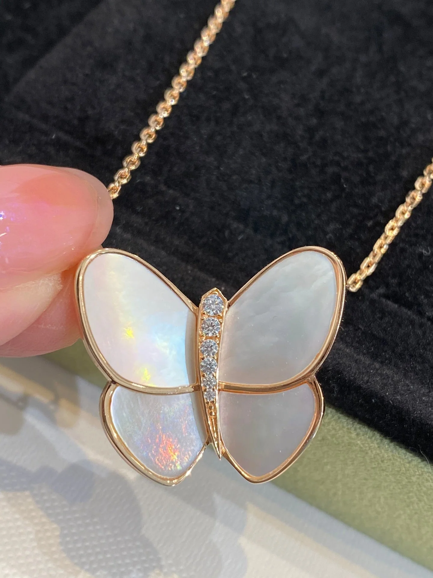 [Van Cleef & Arpels]BUTTERFLY GOLD MOP DIAMOND NECKLACE