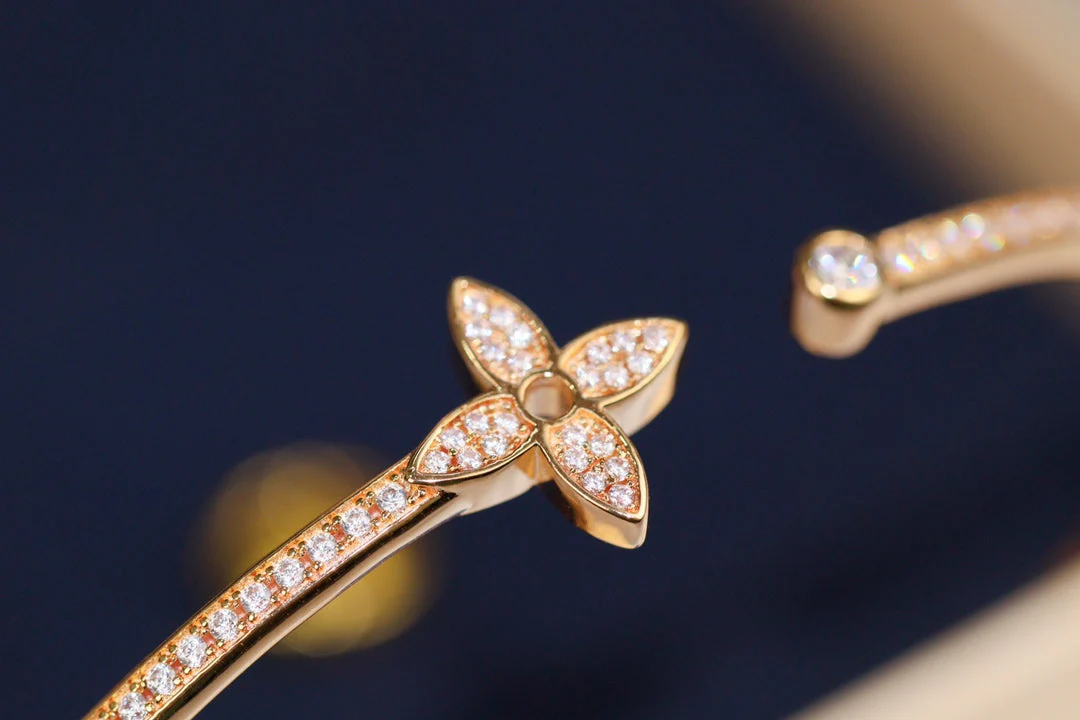 [Louis vuitton]IDYLLE PINK GOLD OPEN BRACELET DIAMOND PAVED
