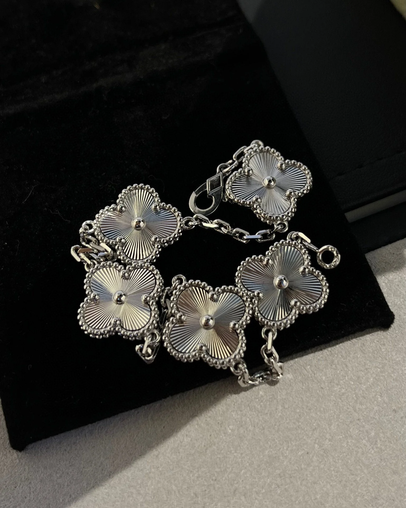 [Van Cleef & Arpels] SILVER 5 MOTIFS BRACELET