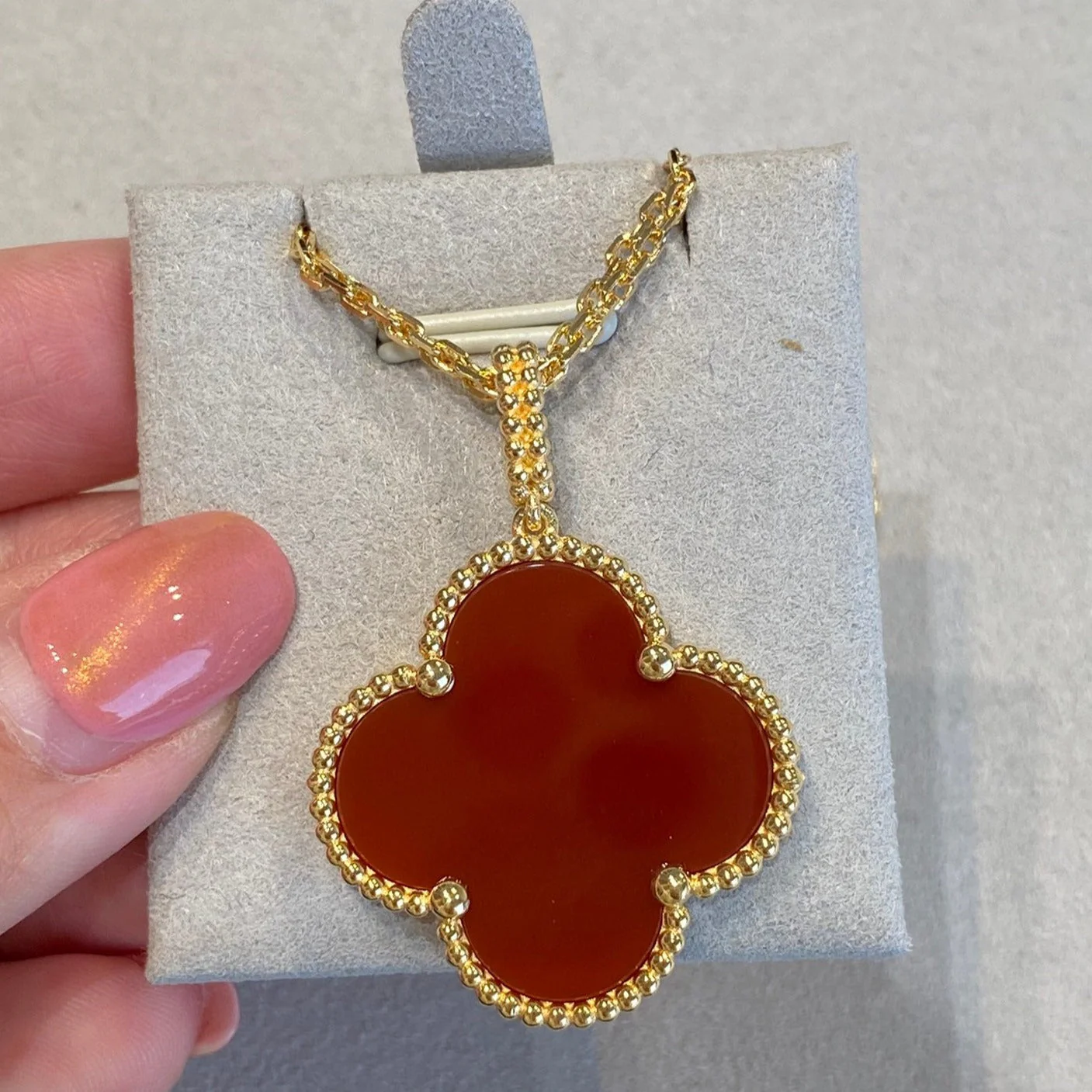 [Van Cleef & Arpels] 25MM NECKLACE GOLD CARNELIAN