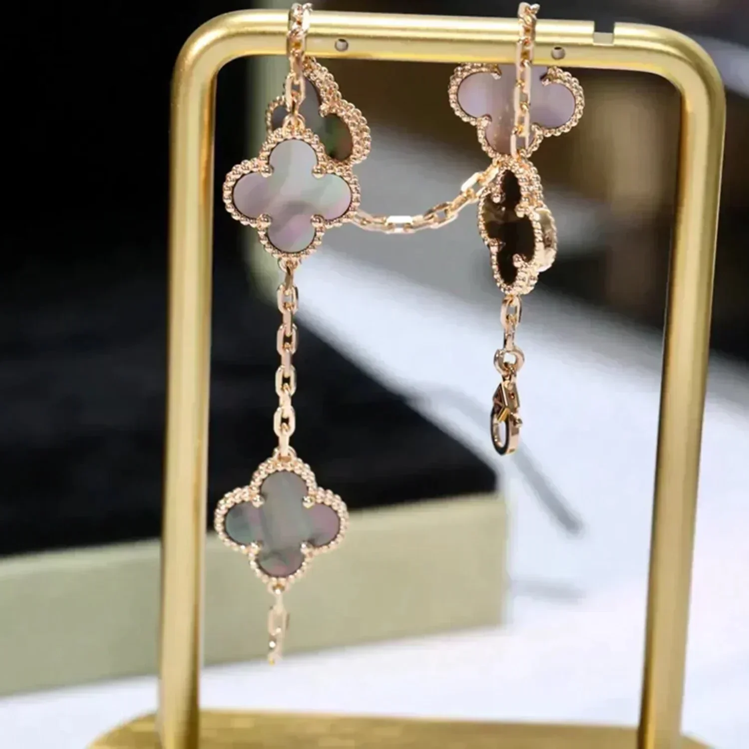 [Van Cleef & Arpels] 5 MOTIF GRAY MOP  BRACELET