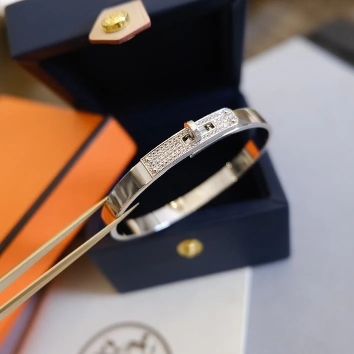 [Hermes]KELLY BRACELET DIAMOND