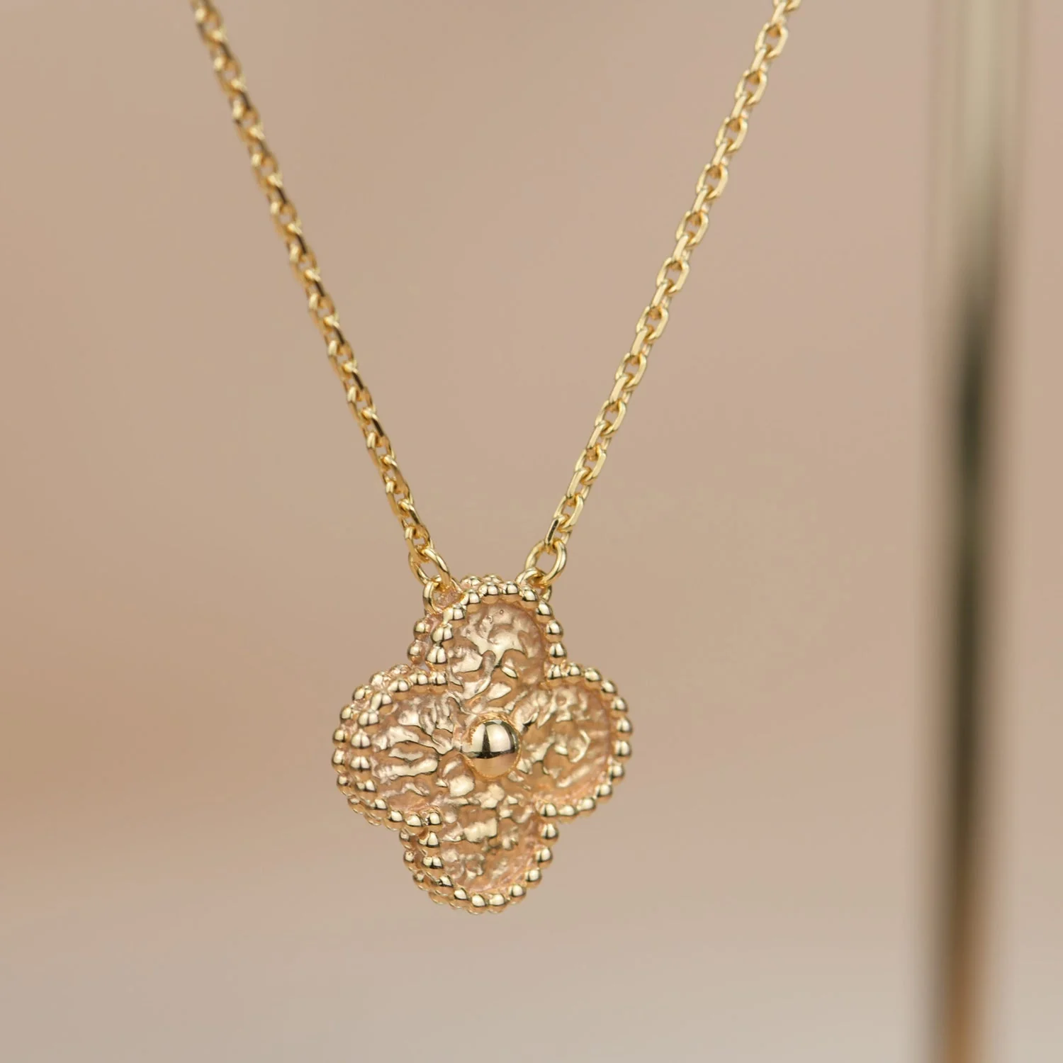 [Van Cleef & Arpels] 15MM  BRONZING NECKLACE