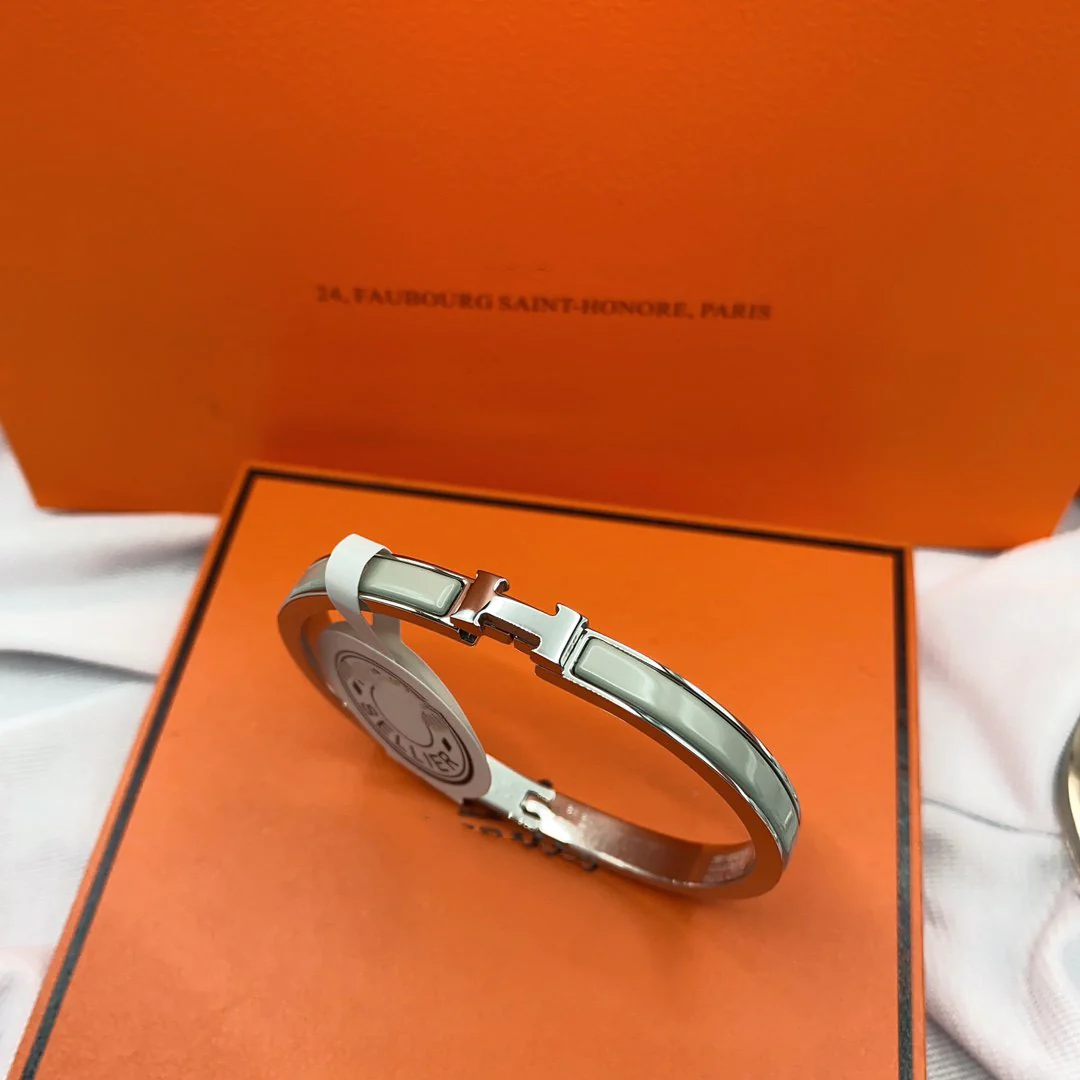 [Hermes]CLASSIC HM CLIC GREEN 8MM ENAMEL BRACELET