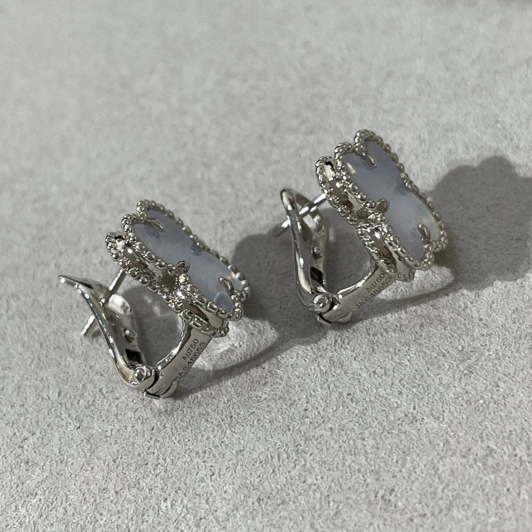 [Van Cleef & Arpels] CHALCEDONY SILVER STUD EARRINGS