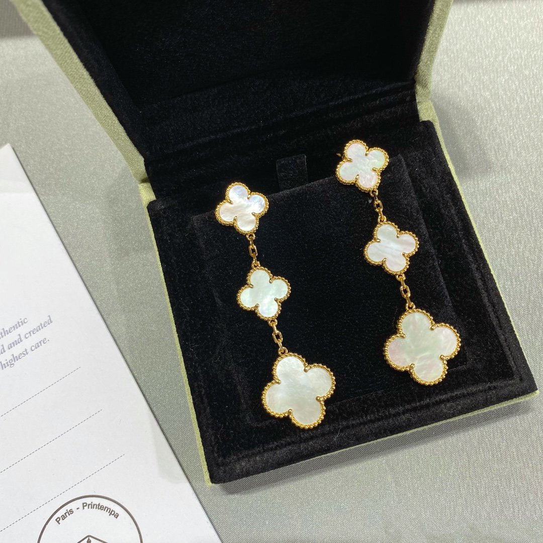 [Van Cleef & Arpels] MOP 3 MOTIFS GOLD EARRINGS