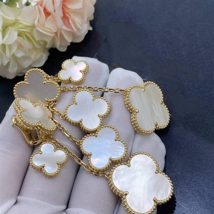 [Van Cleef & Arpels] EARRINGS WHITE MOP 4 MOTIFS GOLD