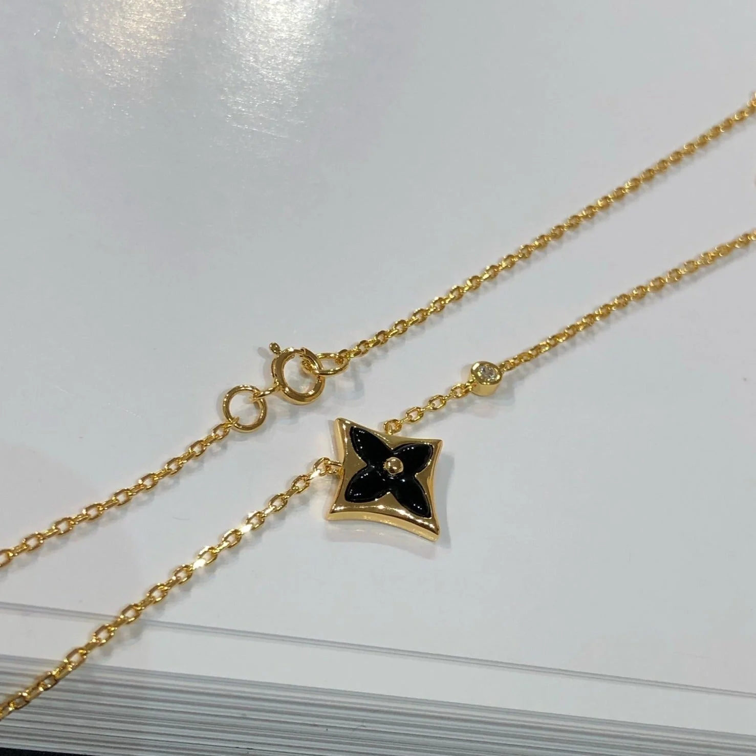 [Louis vuitton]STAR BLACK MOP NECKLACE