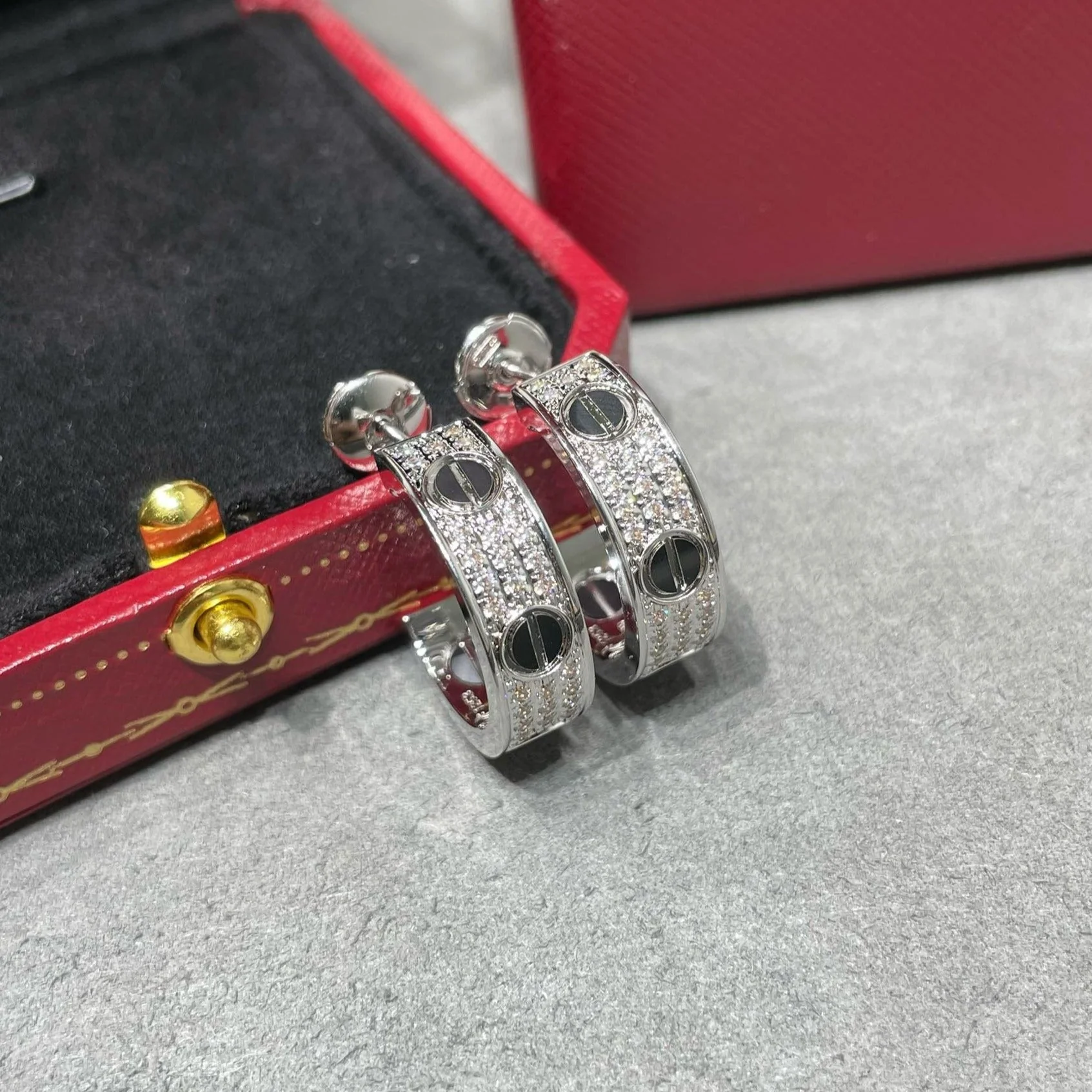 [Cartier]LOVE CERAMIC DIAMOND PAVED SILVER EARRINGS