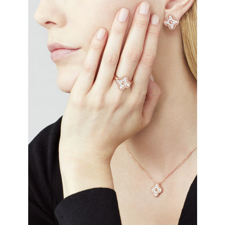 [Van Cleef & Arpels] 15MM DIAMOND SINGLE FLOWER NECKLACE