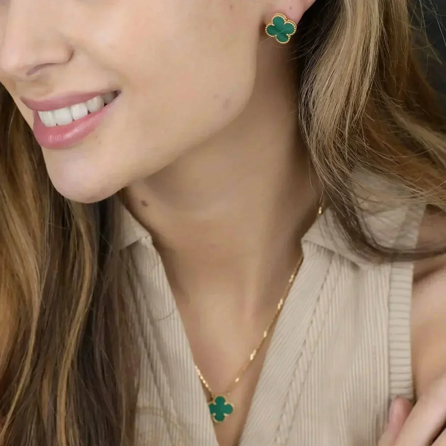 [Van Cleef & Arpels] MINI 9.5MM MALACHITE  EARRINGS