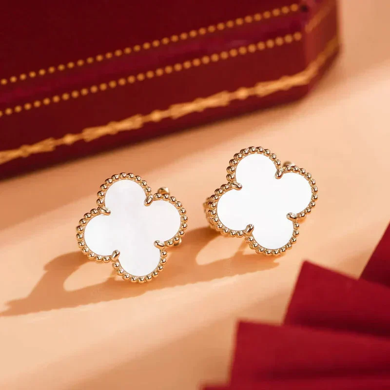 [Van Cleef & Arpels] MEDIUM 1 MOTIFS  WHITE MOP STUD EARRINGS