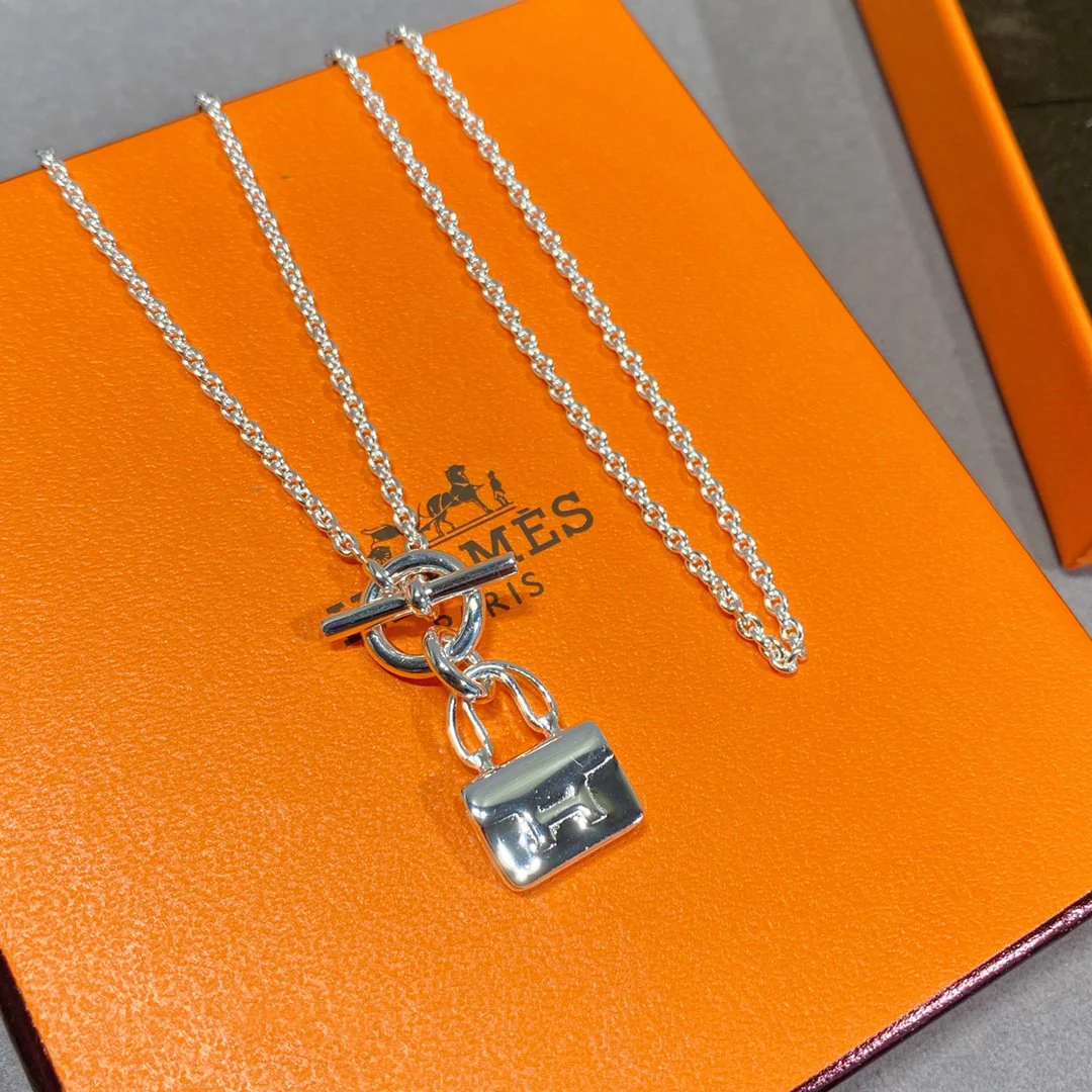 [Hermes]CONSTANCE PEDANT SILVER NECKLACE