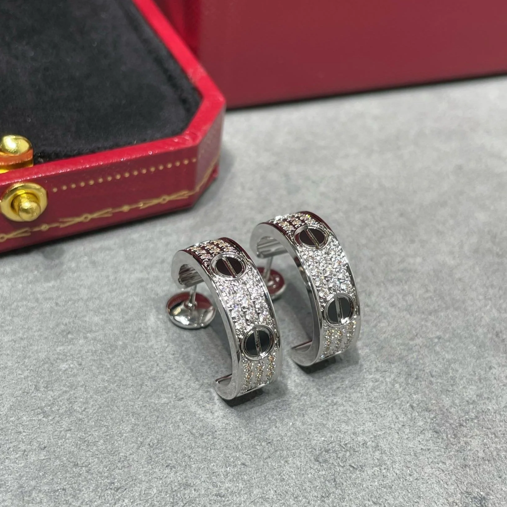 [Cartier]LOVE CERAMIC DIAMOND PAVED SILVER EARRINGS