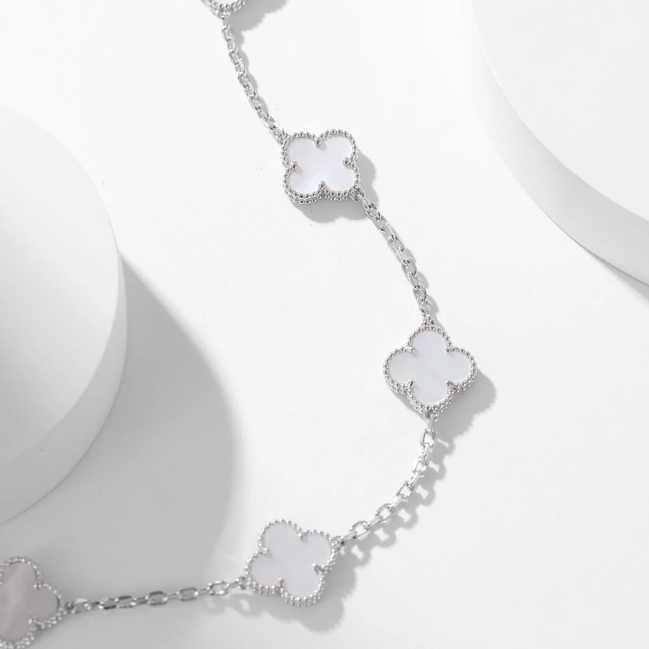 [Van Cleef & Arpels] 10 MOTIFS WHITE MOTHER OF PEARL NECKLACE