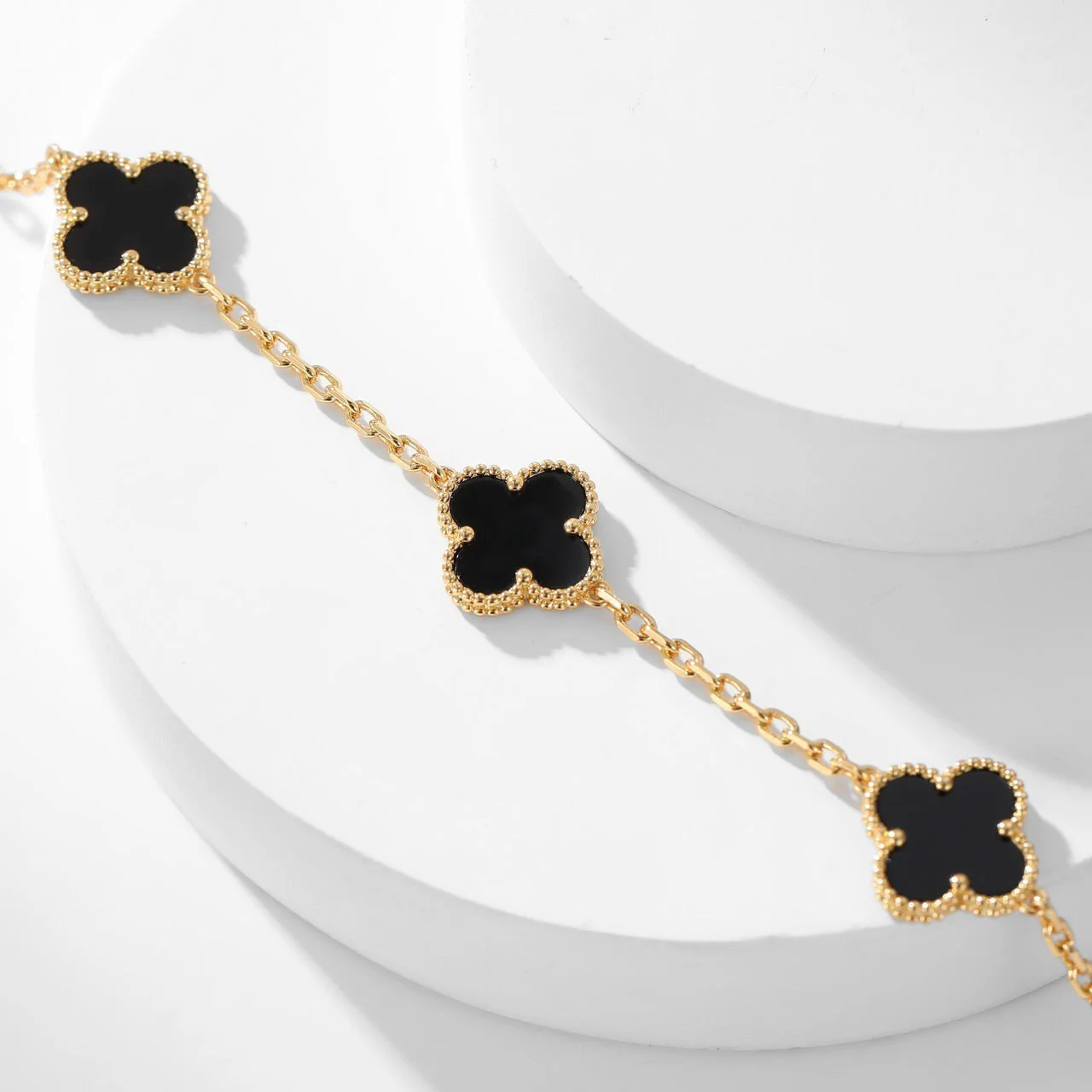 [Van Cleef & Arpels] 10 MOTIFS ONYX NECKLACE