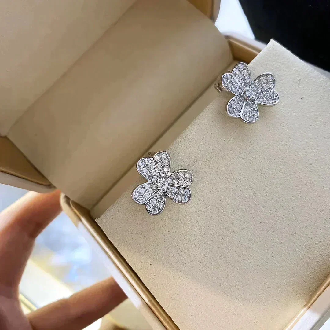 [Van Cleef & Arpels] COMOS DIAMOND EARRINGS SILVER