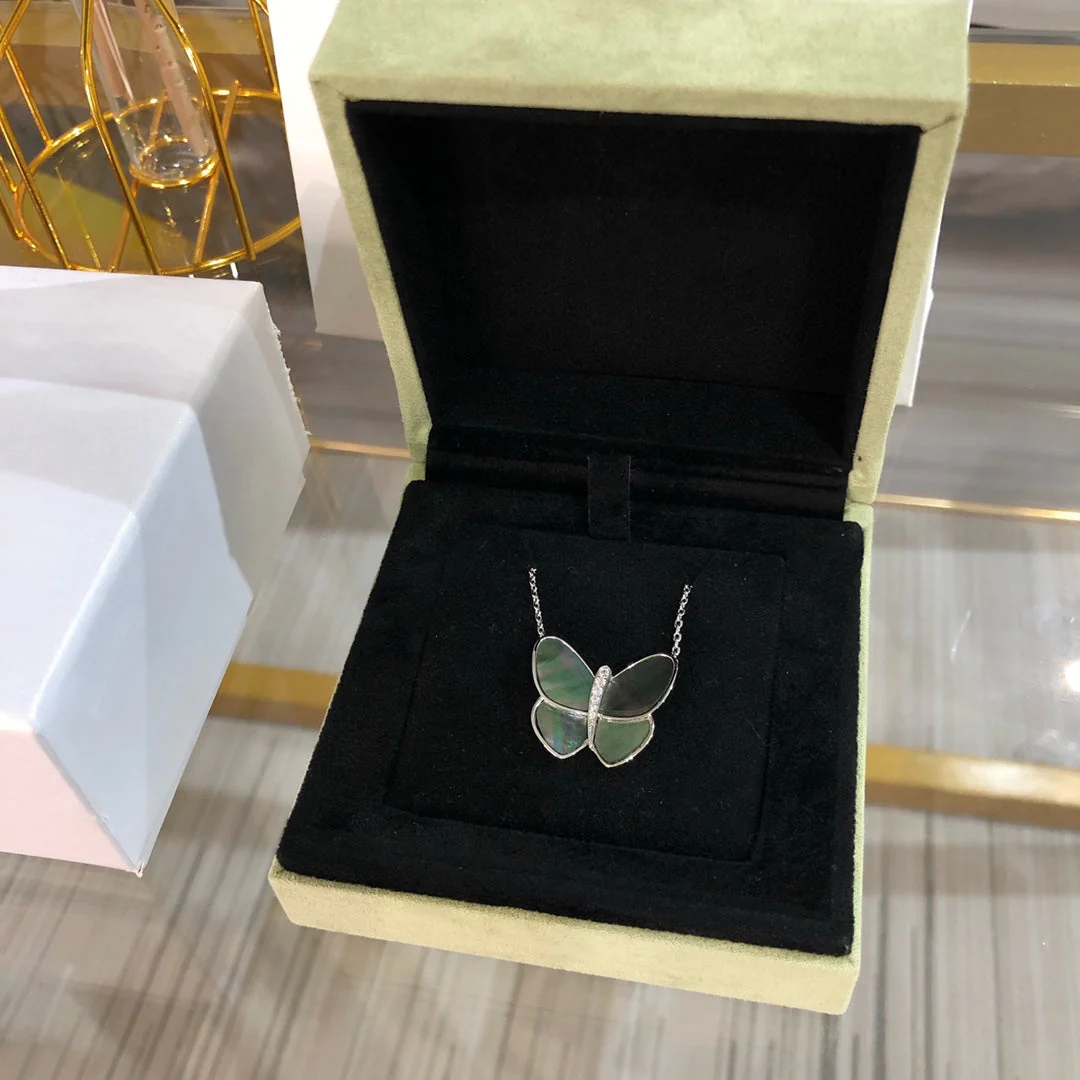 [Van Cleef & Arpels]LARGE BUTTERFLY SILVER PENDANT DIAMOND NECKLACE