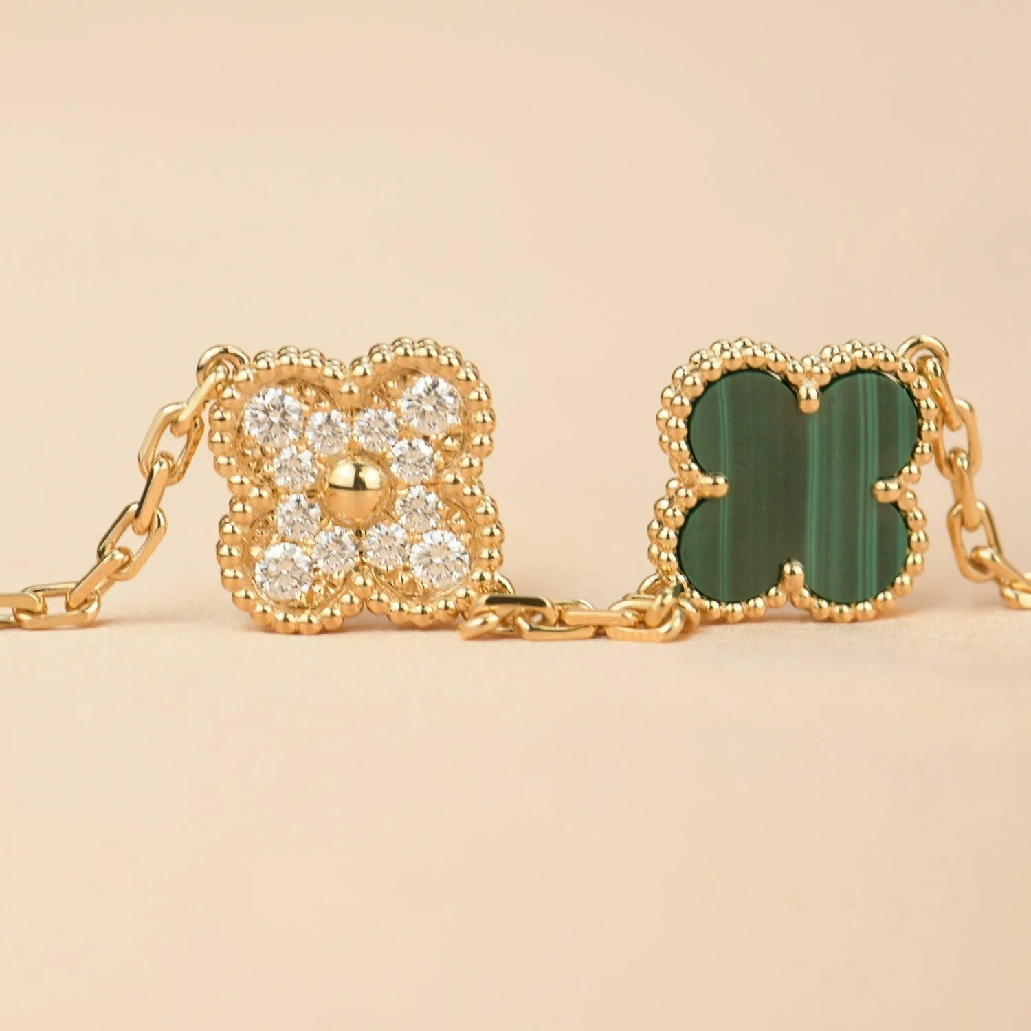 [Van Cleef & Arpels]  5 MOTIF MALACHITE DIAMOND BRACELET