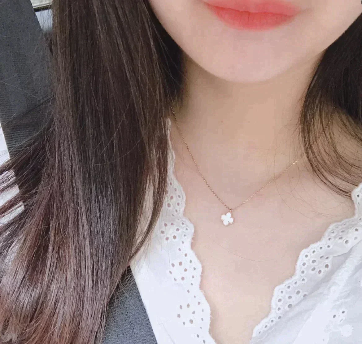[Van Cleef & Arpels] MINI 9.5MM WHITE MOTHER-OF-PEARL NECKLACE