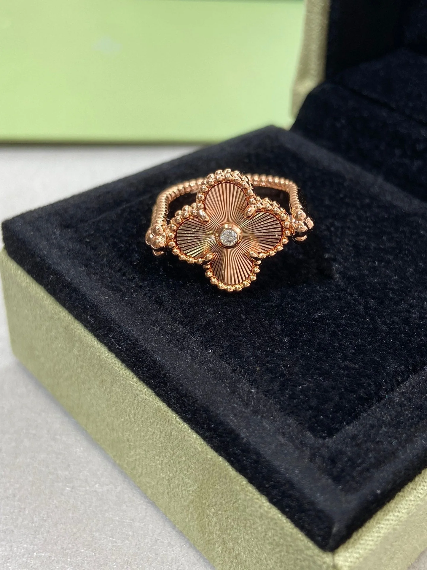 [Van Cleef & Arpels] RIVERSIBLE PINK GOLD RING