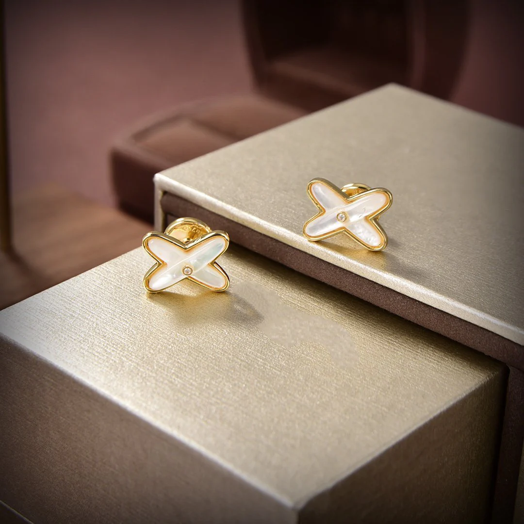 [Chaumet]JEUX DE WHITE MOP GOLD DIAMOND EARRINGS