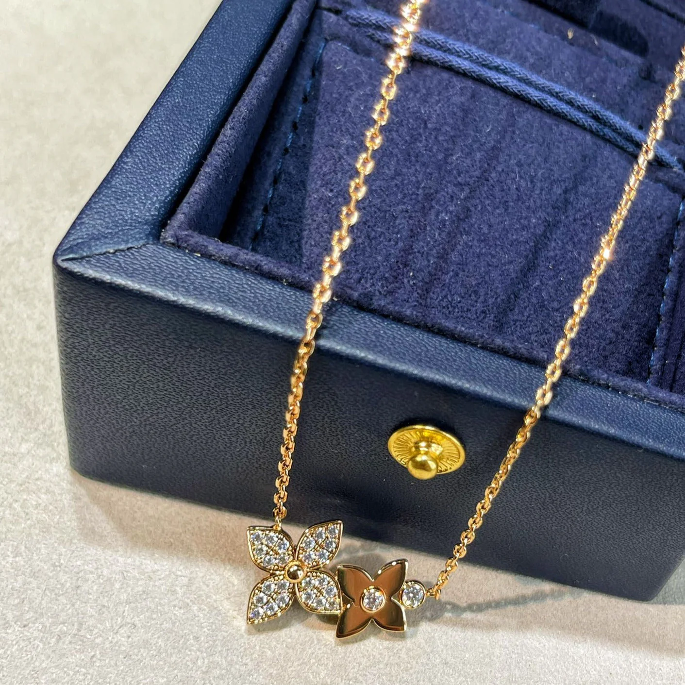[Louis vuitton]STAR BLOSSOM NECKLACE PINK GOLD DIAMONDS