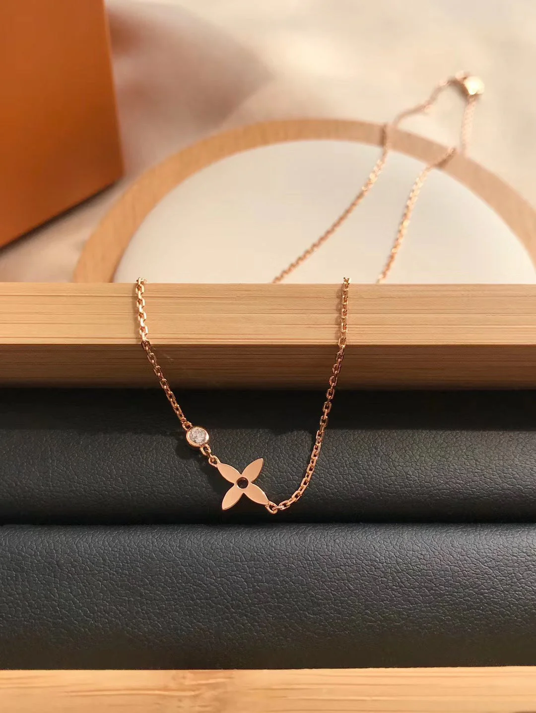 [Louis vuitton]BLOSSOM PENDANT PINK GOLD AND DIAMOND